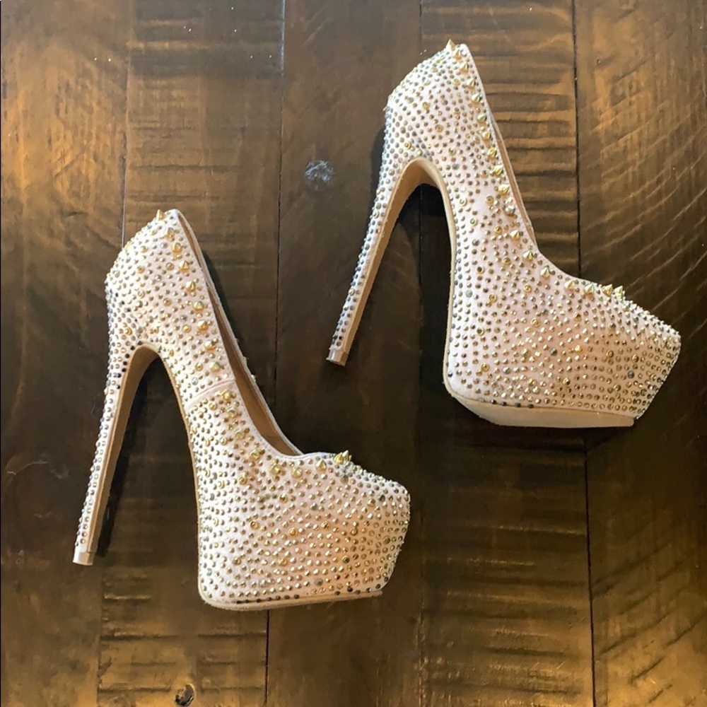 Steve Madden gold spiked heels size 6